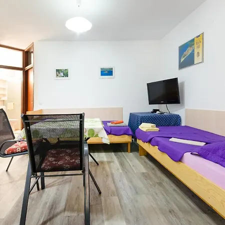 Apartamento Gonar 300 Rab