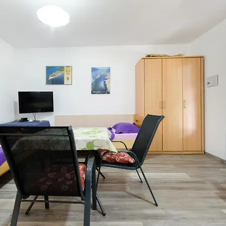 Apartment Gonar 300 Rab Supetarska Draga