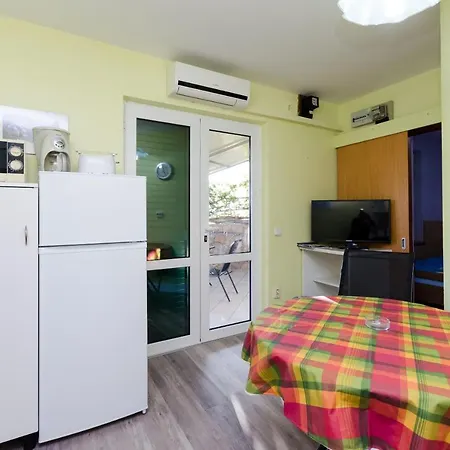 Apartment Gonar 300 Rab Supetarska Draga