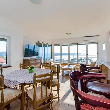 Gonar 300 Rab Apartment
