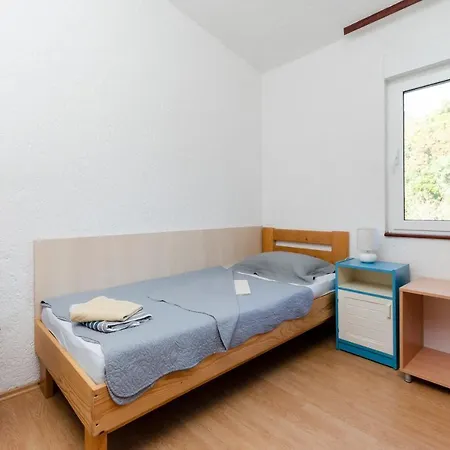 Apartment Gonar 300 Rab *