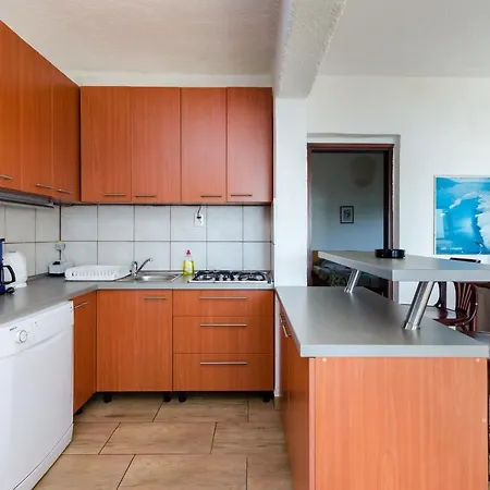 Gonar 300 Rab Apartment