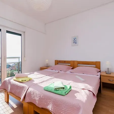Apartment Gonar 300 Rab *