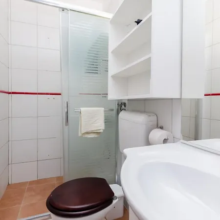 Gonar 300 Rab Apartament *