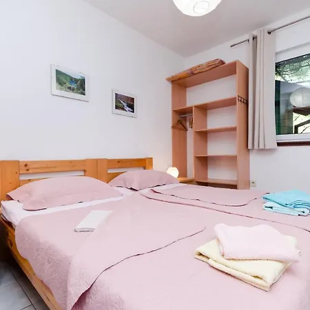 Gonar 300 Rab Apartman Supetarska Draga