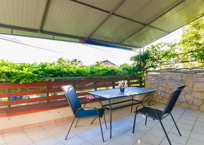 Apartamento Gonar 300 Rab